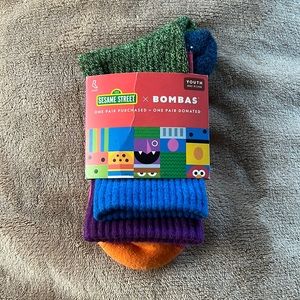 Bombas Sesame Street / muppets / UNISEX YOUTH size Calf Socks. Very rare!